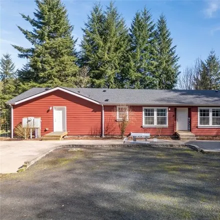 Buy this studio apartment on 594 Berry Road in Lewis County, WA 98532