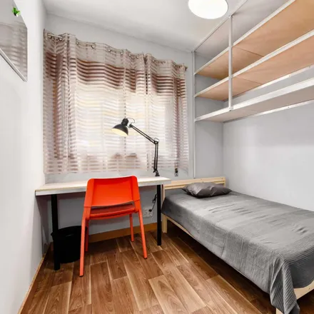 Rent this 6 bed room on Igreja de São Paulo do Viso in Rua Dom João de Azevedo, 4100-247 Porto