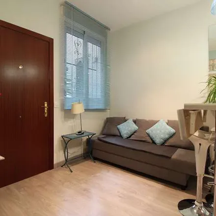 Rent this 1 bed apartment on Madrid in Calle de Buenavista, 14