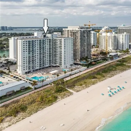 Image 1 - 5701 Collins Avenue, Miami Beach, FL 33140, USA - Condo for rent