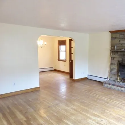 Image 3 - 1 Boutwell Street, Wilmington, MA 01887, USA - House for rent