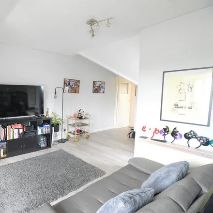 Rent this studio apartment on Cheerz Pizza in 119 Hatfield Road, St Albans