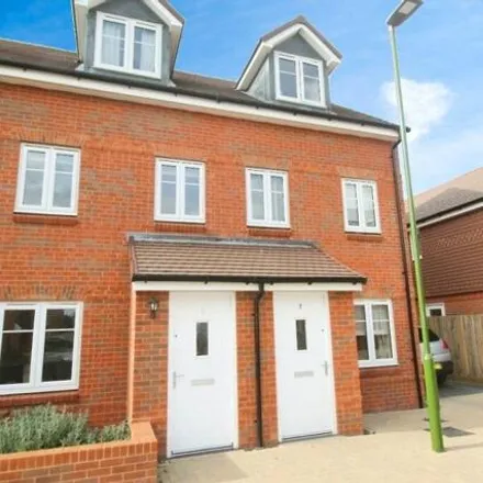 Rent this 3 bed townhouse on 5 Daisy Road in Worthing, BN13 3FS