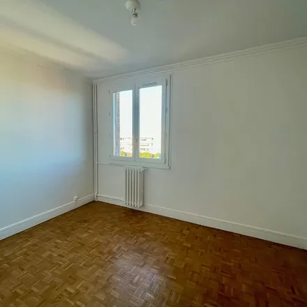 Rent this 4 bed apartment on 6 Rue de Billy in 28100 Dreux, France