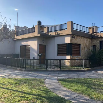 Buy this studio house on 841 - Manuela Pedraza 1987 in Partido de Tres de Febrero, B1687 ABL Martín Coronado