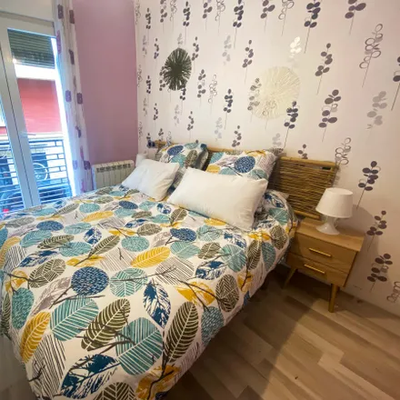 Rent this 2 bed apartment on Madrid in Calle de la Povedilla, 15