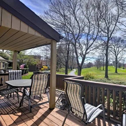 Image 4 - Blackhawk Country Club, 385 Oronoque Lane, Oronoque, Stratford, CT 06614, USA - House for sale