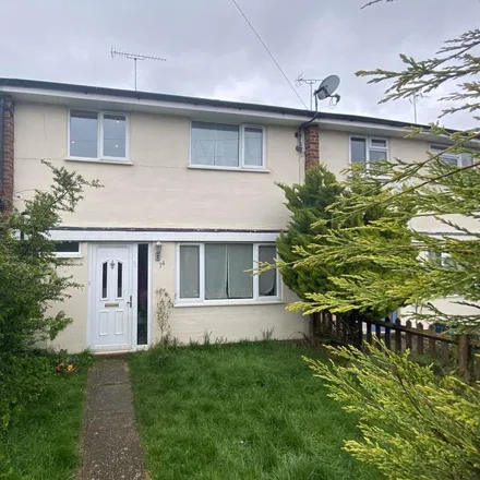 Rent this 3 bed townhouse on Welbeck Close in Borehamwood, WD6 1UG