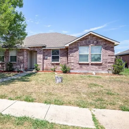 Buy this 3 bed house on 3090 Meadow Bluff Drive in Wylie, TX 75098