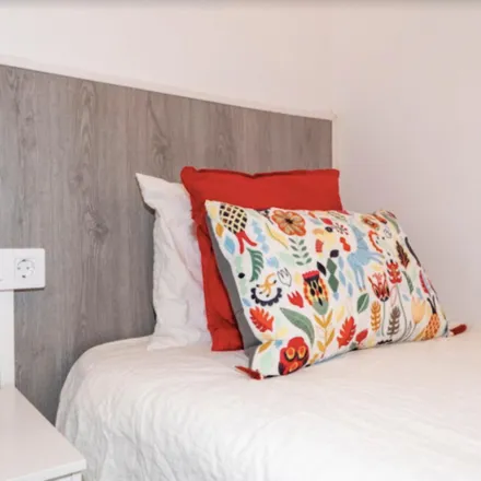 Rent this 6 bed room on Casa Llopis Bofill in Carrer de València, 08001 Barcelona