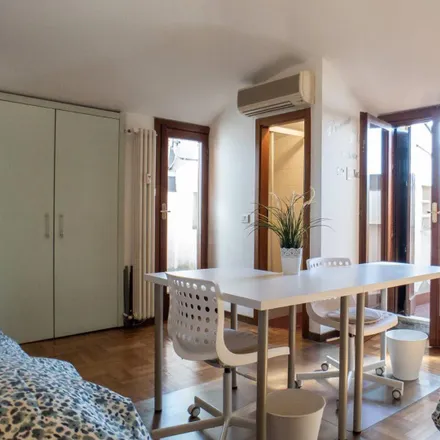 Rent this 5 bed room on Via degli Scipioni 6 in 20129 Milan MI, Italy