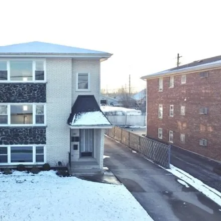 Rent this 3 bed apartment on 9079 Sahler Avenue in Brookfield, IL 60513