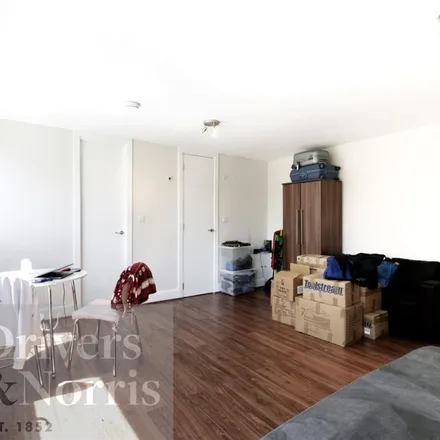 Rent this 1 bed apartment on unnamed road in London, RM6 4JX
