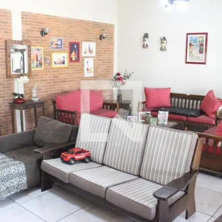 Rent this 6 bed house on Rua São Jorge in Boa Vista, São Vicente - SP