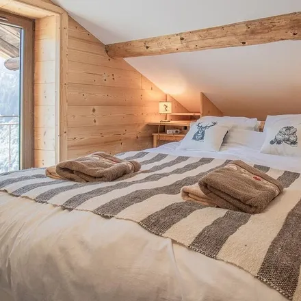 Rent this 2 bed house on Chemin de Bellavarde in 73620 Hauteluce, France