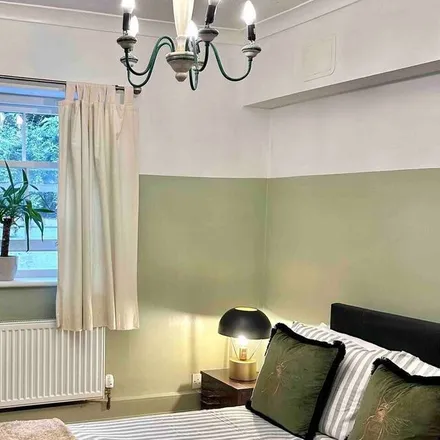 Rent this 2 bed apartment on Cheltenham in GL52 6DG, United Kingdom
