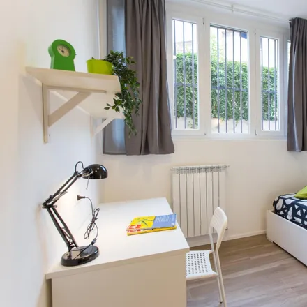 Rent this 6 bed room on Via Alessandro Milesi in 4, 20133 Milan MI