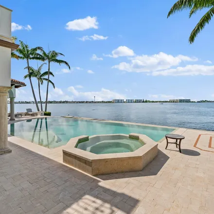 Image 7 - 2425 Lake Drive, Riviera Beach, FL 33404, USA - House for sale