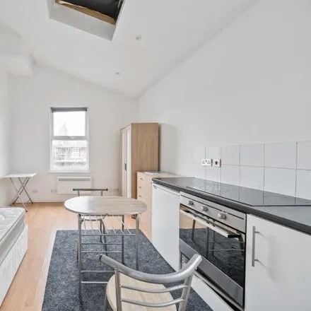 Rent this studio apartment on Yewfield Road in London, NW10 9TD