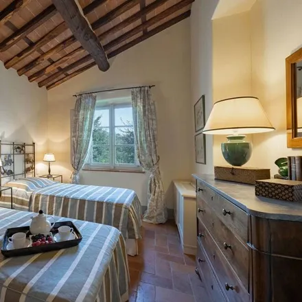 Rent this 8 bed house on Lucca