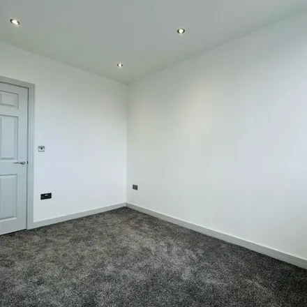 Image 2 - Dixons, 10 Church Green East, Redditch, B98 8BP, United Kingdom - Apartment for rent