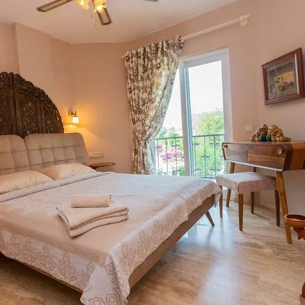 Rent this 5 bed house on Muğla