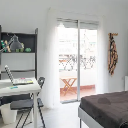 Rent this 5 bed room on Calle Padre Oltra in 47, 28019 Madrid