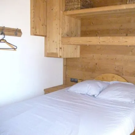 Rent this 2 bed apartment on 3200 M - les 2 Alpes 1650 M in 38860 Mont-de-Lans, France