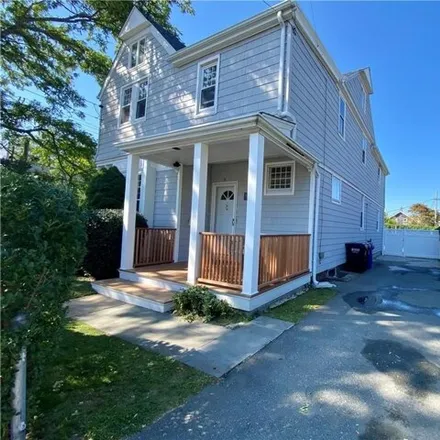 Rent this 5 bed house on 2 Morton Avenue in Newport, RI 02840