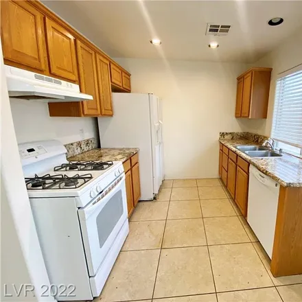 Image 7 - 4430 Pinegrove Street, Spring Valley, NV 89147, USA - Townhouse for rent