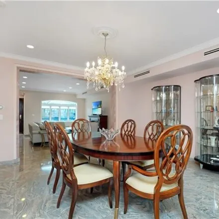 Image 3 - 1154 84th Street, New York, NY 11228, USA - House for sale