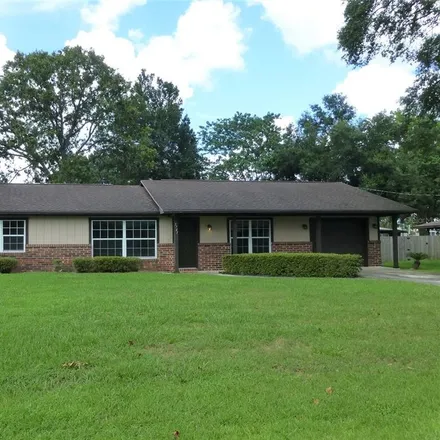 Buy this 3 bed house on 3900 Southeast 22nd Street in Ocala, FL 34471