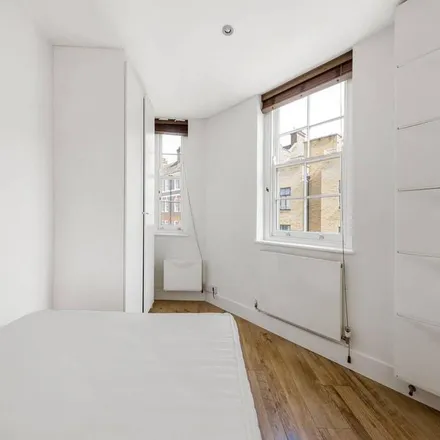 Rent this 1 bed apartment on Pret A Manger in 40 Vauxhall Bridge Road, London