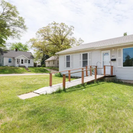 Buy this 3 bed house on 861 Carlton Avenue Northeast in Grand Rapids, MI 49503