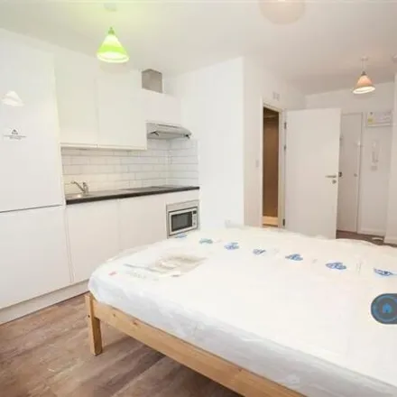 Rent this studio apartment on Cake Box in High Street, London
