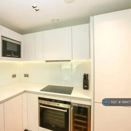 Image 7 - Roman House, Fore Street, Barbican, London, EC2Y 5DB, United Kingdom - Apartment for rent
