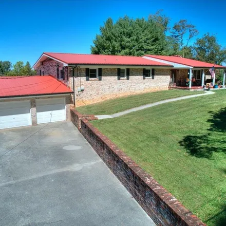 Buy this 4 bed house on 435 Shawnee Drive in Bluff City, TN 37618