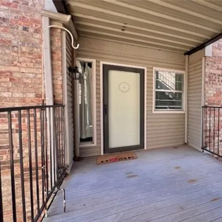 Buy this 2 bed condo on Will Rogers Trail in Oklahoma City, OK 73122