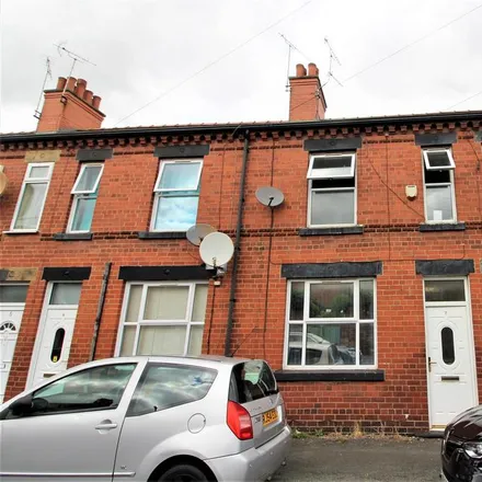 Rent this 4 bed townhouse on Birch Street in Wrexham, LL13 7AN