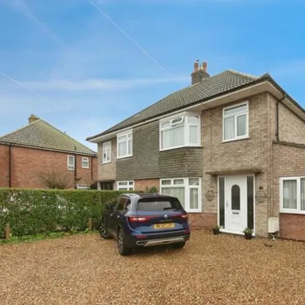 Buy this 4 bed duplex on Mayfield Road in Desborough Road, Hartford