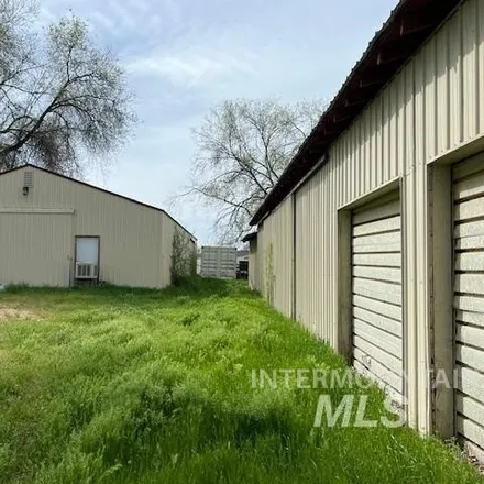 Buy this 2 bed house on 3290 East Dakota Avenue in Nampa, ID 83686