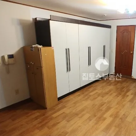 Rent this studio apartment on 서울특별시 서초구 서초동 1342-9