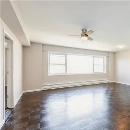 Image 4 - 1 Fordham Hill Oval Apt 12d, New York, 10468 - Apartment for sale