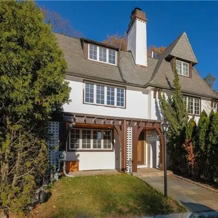 Rent this 4 bed house on 13 Willow Road in Village of Bronxville, NY 10708