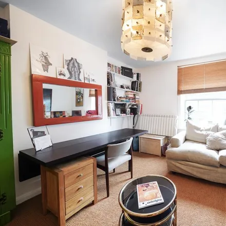 Rent this 1 bed apartment on African Queen Fabrics Ltd in 32 Wentworth Street, Spitalfields