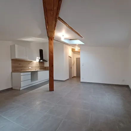 Rent this 2 bed apartment on Chemin de Plaisance in 11200 Lézignan-Corbières, France