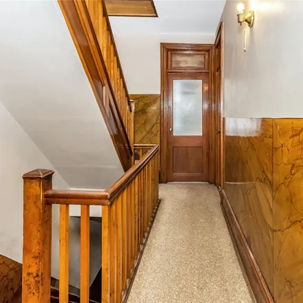 Image 6 - 14-29 26th Avenue, New York, NY 11102, USA - Townhouse for sale