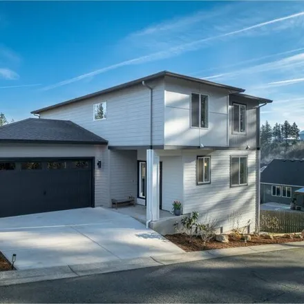 Buy this 3 bed house on Hilltop Lane in Hood River County, OR 98648