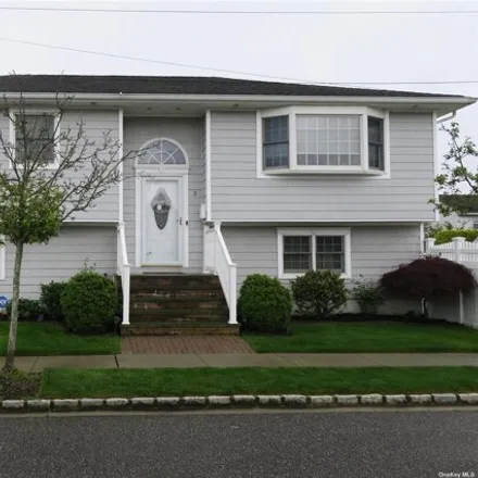 Buy this 3 bed house on 3 Curlew Place in East Massapequa, NY 11758