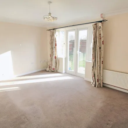 Image 4 - 17 Swallow Tail Close, Norwich, NR5 9HX, United Kingdom - House for rent